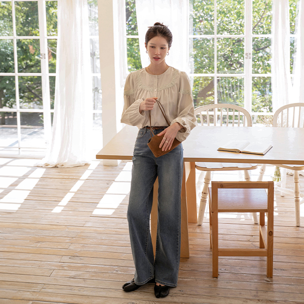 maple lace Blouse