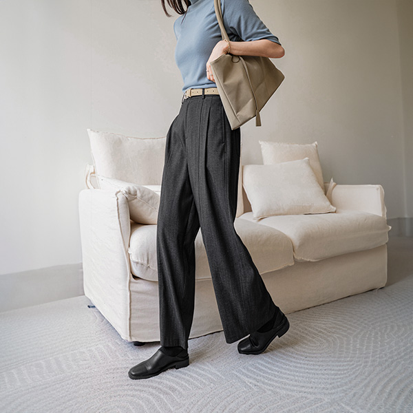 Maki Front Incision Pintuck Denim Slacks