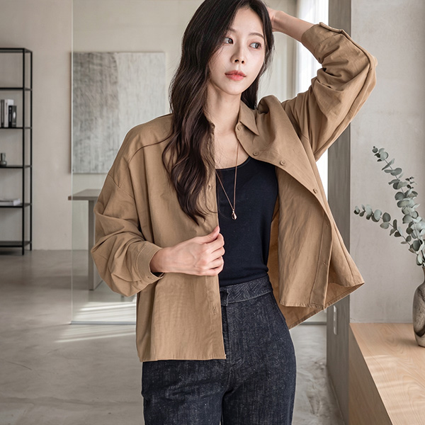 Back-button Wappen Patch Slit Point Shirt