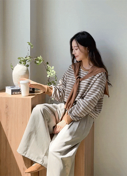 Horizontal Striped Sweatshirt Shawl Set Korea