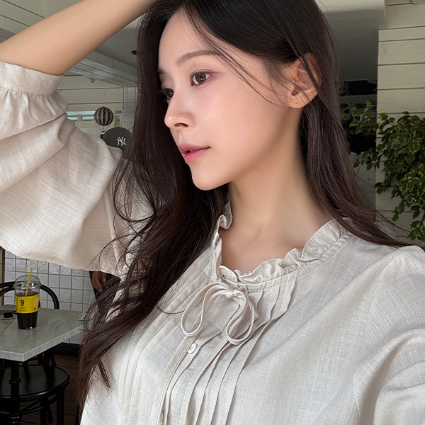 maple 핀턱 Freel Blouse