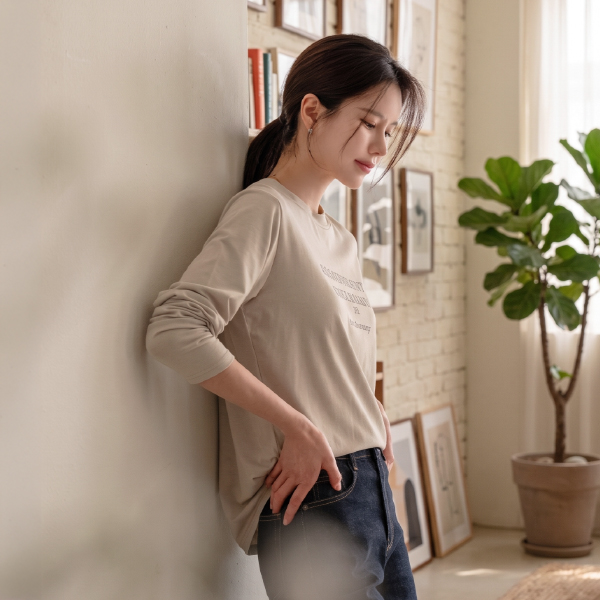 [valyou] LeTension Lettering Long-sleeved T-shirt