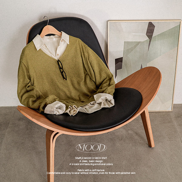 Simple Mood V-neck Knitwear
