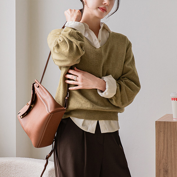 Simple Mood V-neck Knitwear