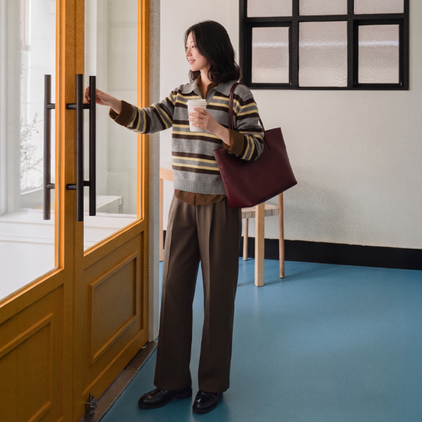 허그 트임 Collar horizontal striped Knitwear