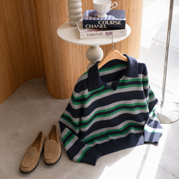 허그 트임 Collar horizontal striped Knitwear