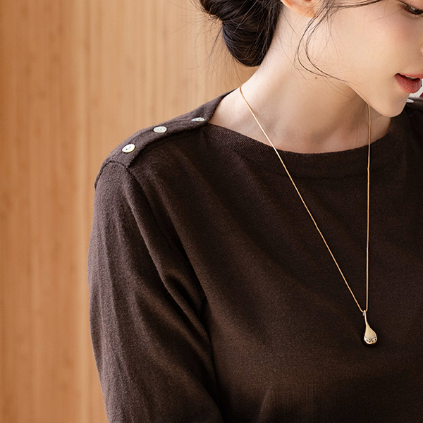 Light Shoulder Button Wool Knitwear