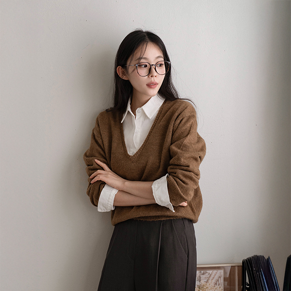 Cozy Wool Deep V Knitwear