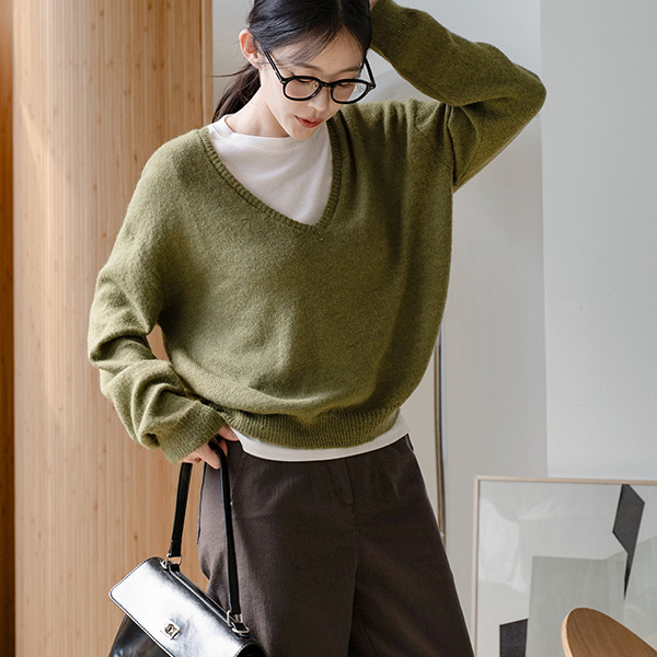 Cozy Wool Deep V Knitwear