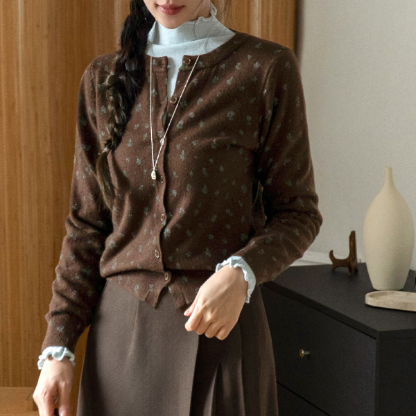 Small Flower Round Knitwear Cardigan