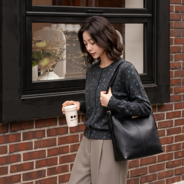 Small Flower Round Knitwear Cardigan