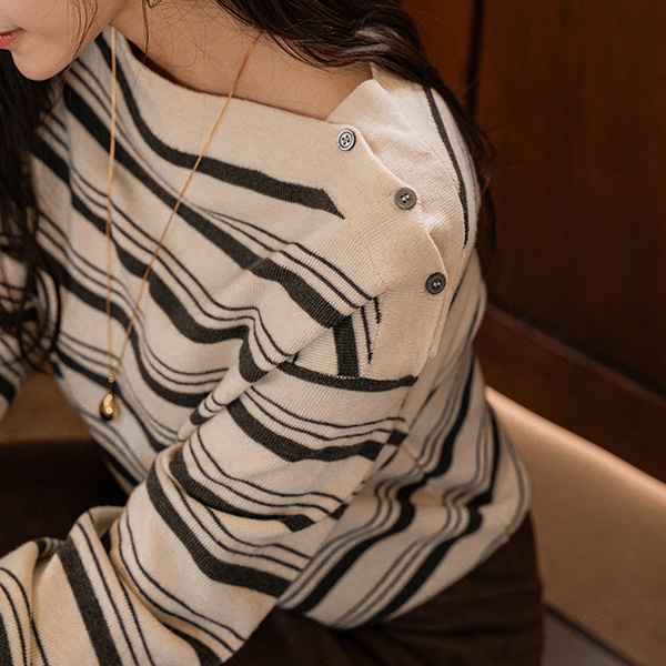 원 숄더버튼 Wool horizontal striped Knitwear