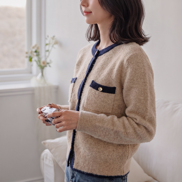 Boucle Gold Color Matching Wool Cardigan