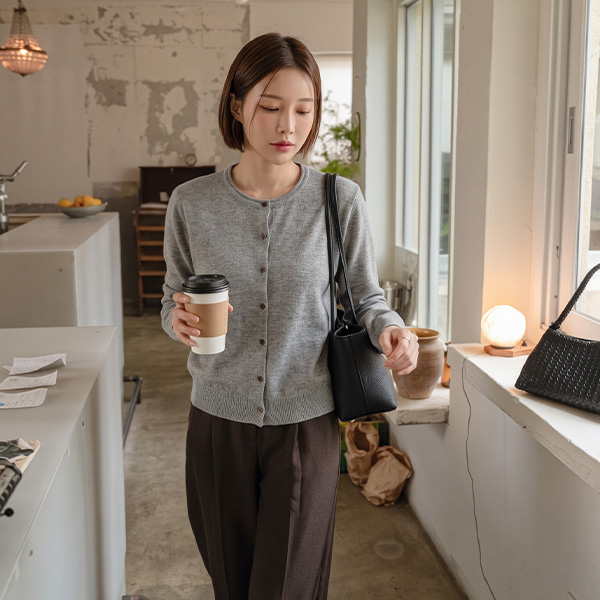 Semi Rolling Wool Round Cardigan
