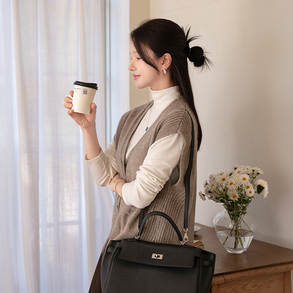 Ensemble Knitwear Button Vest
