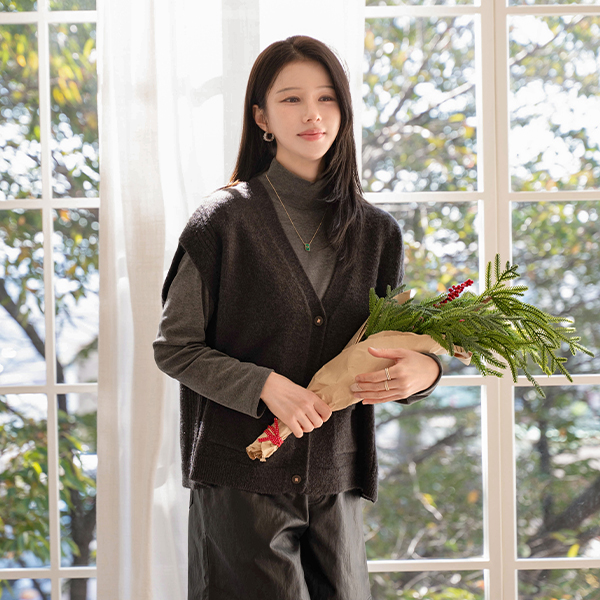 Ensemble Knitwear Button Vest
