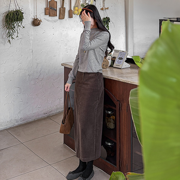 [valyou] Touch Me Holgamento Half Turtleneck Knitwear