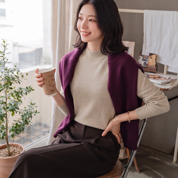 [valyou] Touch Me Holgamento Half Turtleneck Knitwear