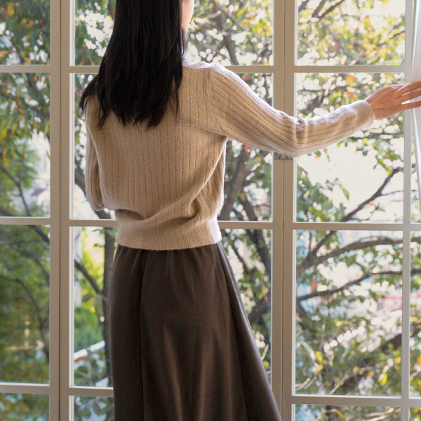 Low Rounding Collar Knitwear